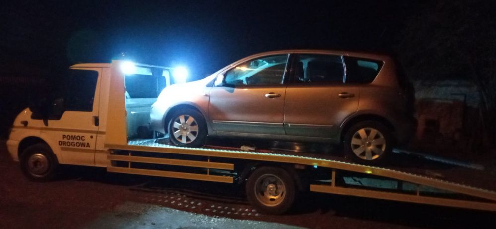 Auto laweta Pomoc drogowa Transport