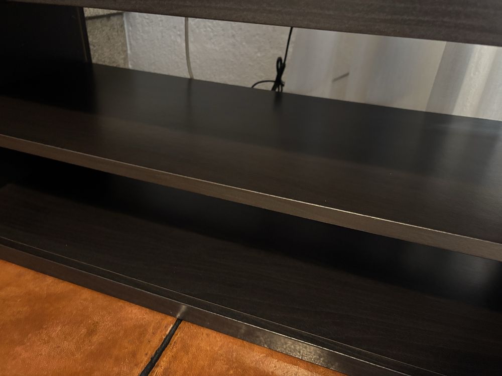 Móvel de televisão castanho