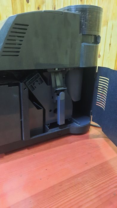 Продам кавовий апарат Magik Saeco