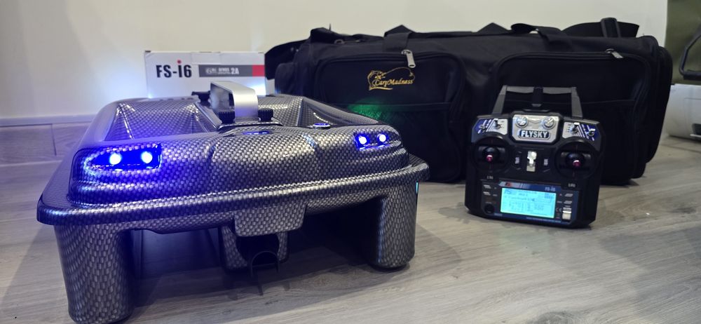 Łódka zanętowa Nowa Carp Madnes Phantom Carbon zasięg do 1km 4kg rt4