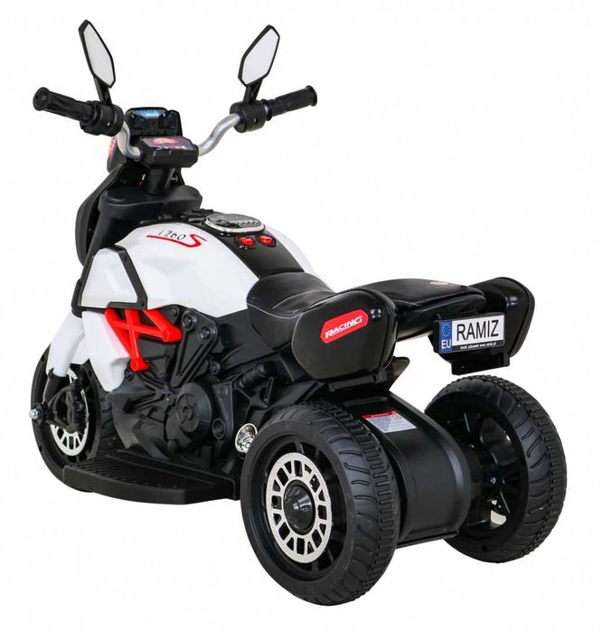 Autko motor MOTOREK FAST TOURIST na akumulator trójkołowy dla dzieci