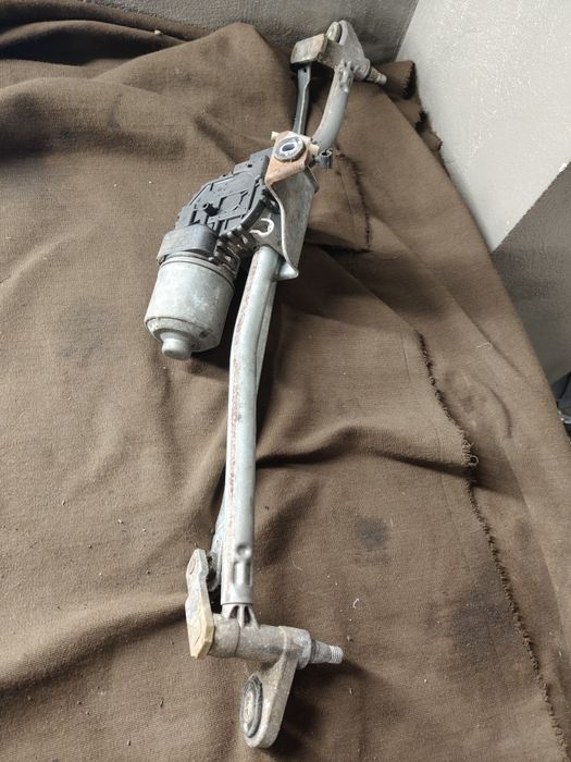 Mechanizm wycieraczek silniczek ramię ramiona wycieraczek audi A4 b6