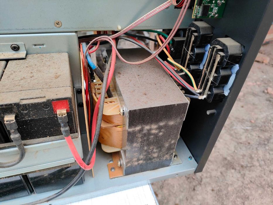 ИБП EnerGenie Pure Sine 3000VA (EG-UPS-PS3000-01)