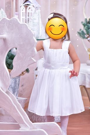 Платье нарядное белое на 3 года