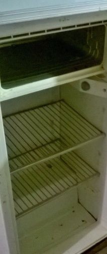 Холодильник " Днепр 2". Додатково морозилка та холодильник.