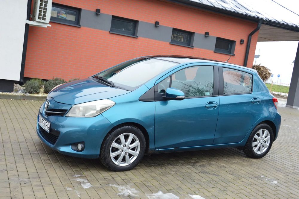 Toyota Yaris SALON POLSKA automat, klimatronik, szklany dach ! kamera GWARANCJA !