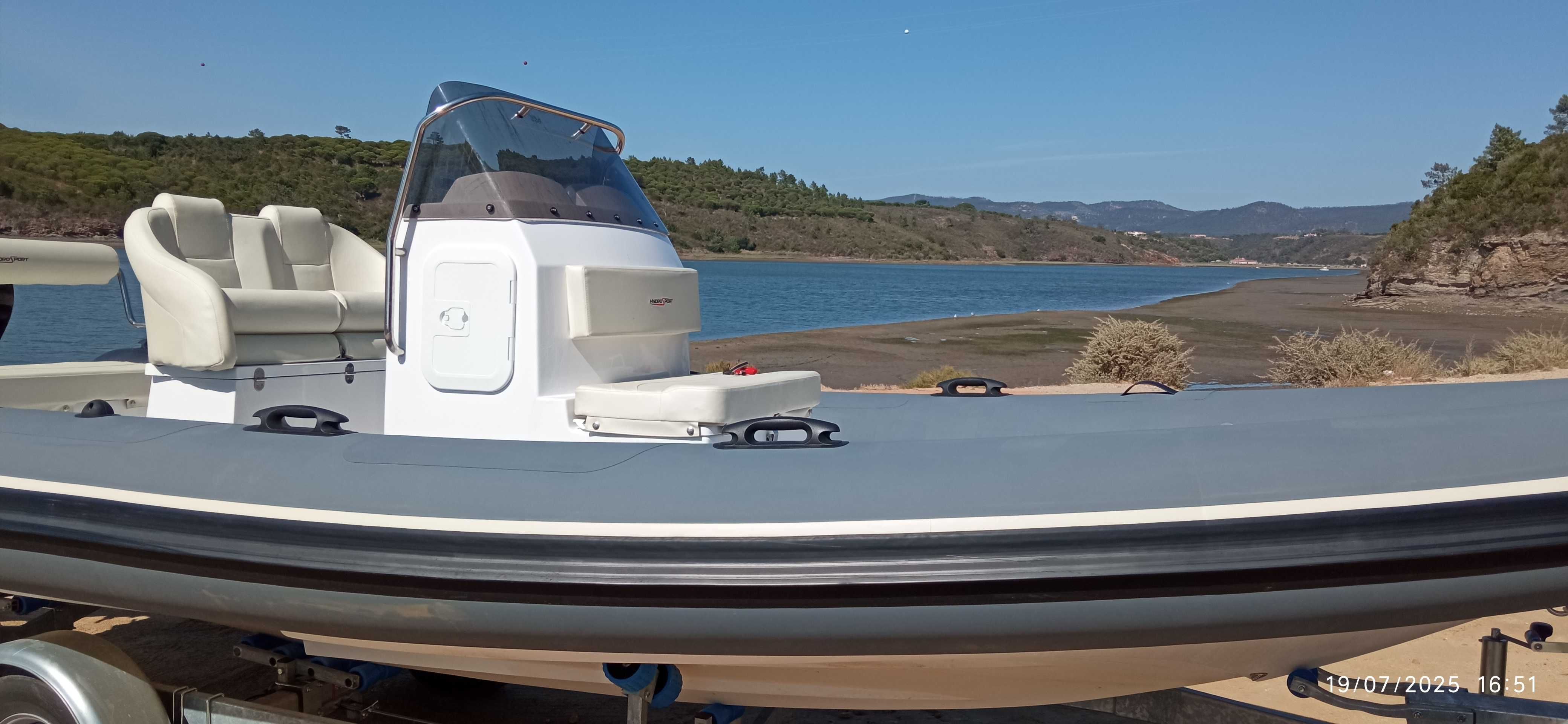 Hydrosport RIB646 barco de serviço 2025