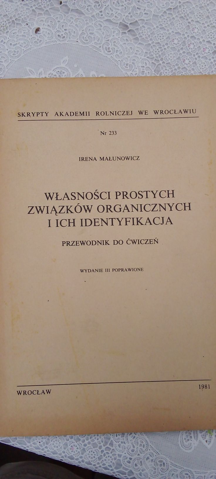 Własności prostych związków organicznych i ich identyfikacja