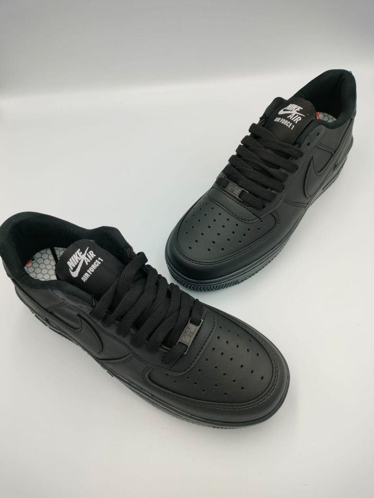 Nowość Nike Air Force 1 Black r 42 skarpetki Nike gratis