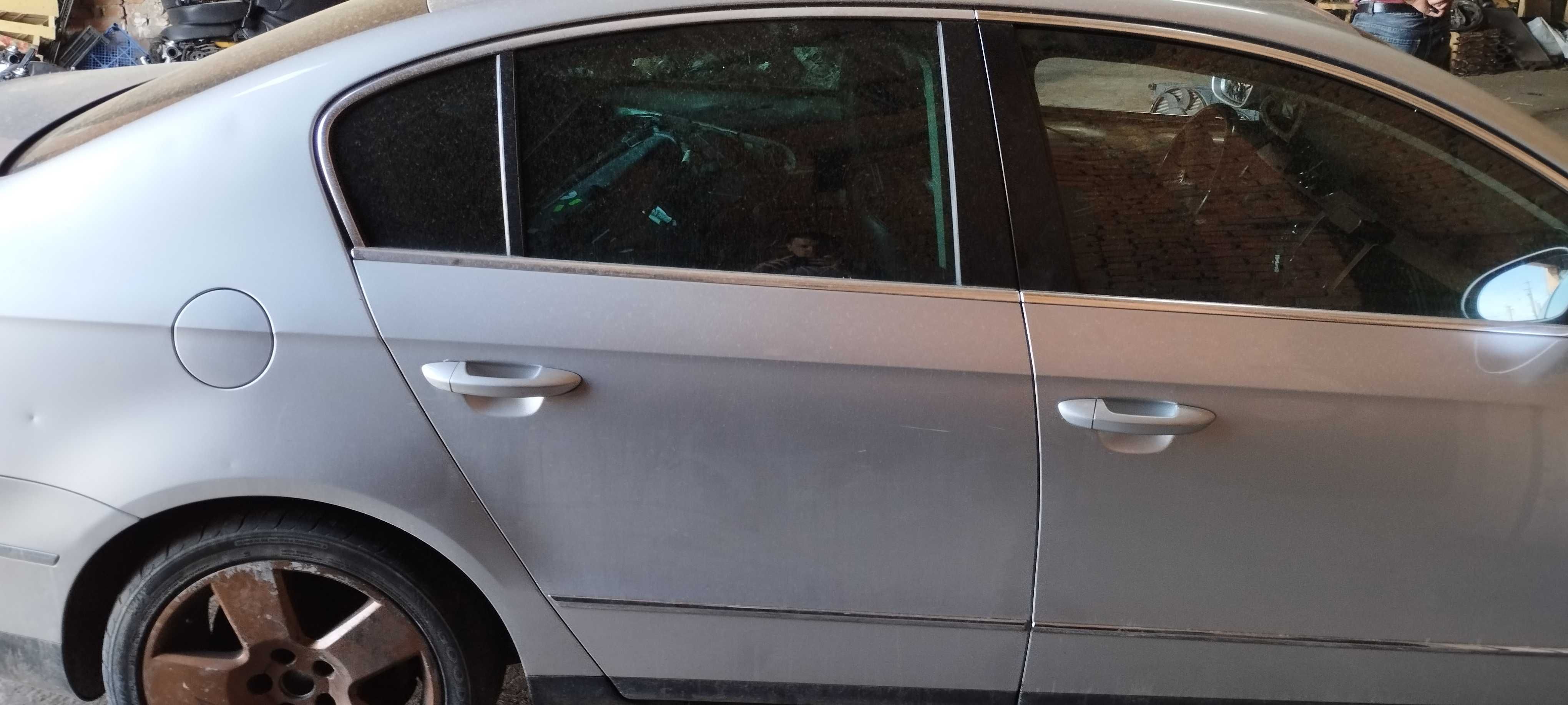 Двері дверка зад права Volkswagen passat b6 LA7W пасат б6 з розборки