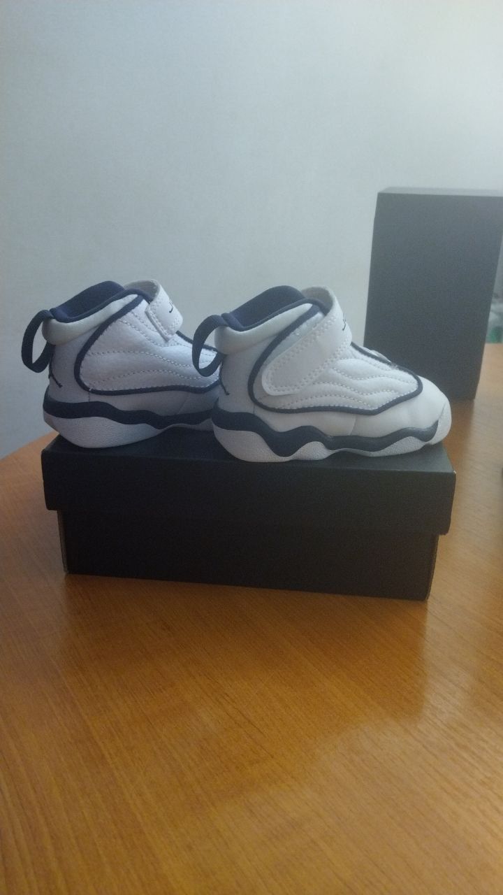 Продам детские кроссовки на мальчик Nike Jordan