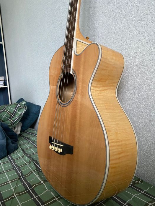 Електроакустичний бас Takamine GB72CE