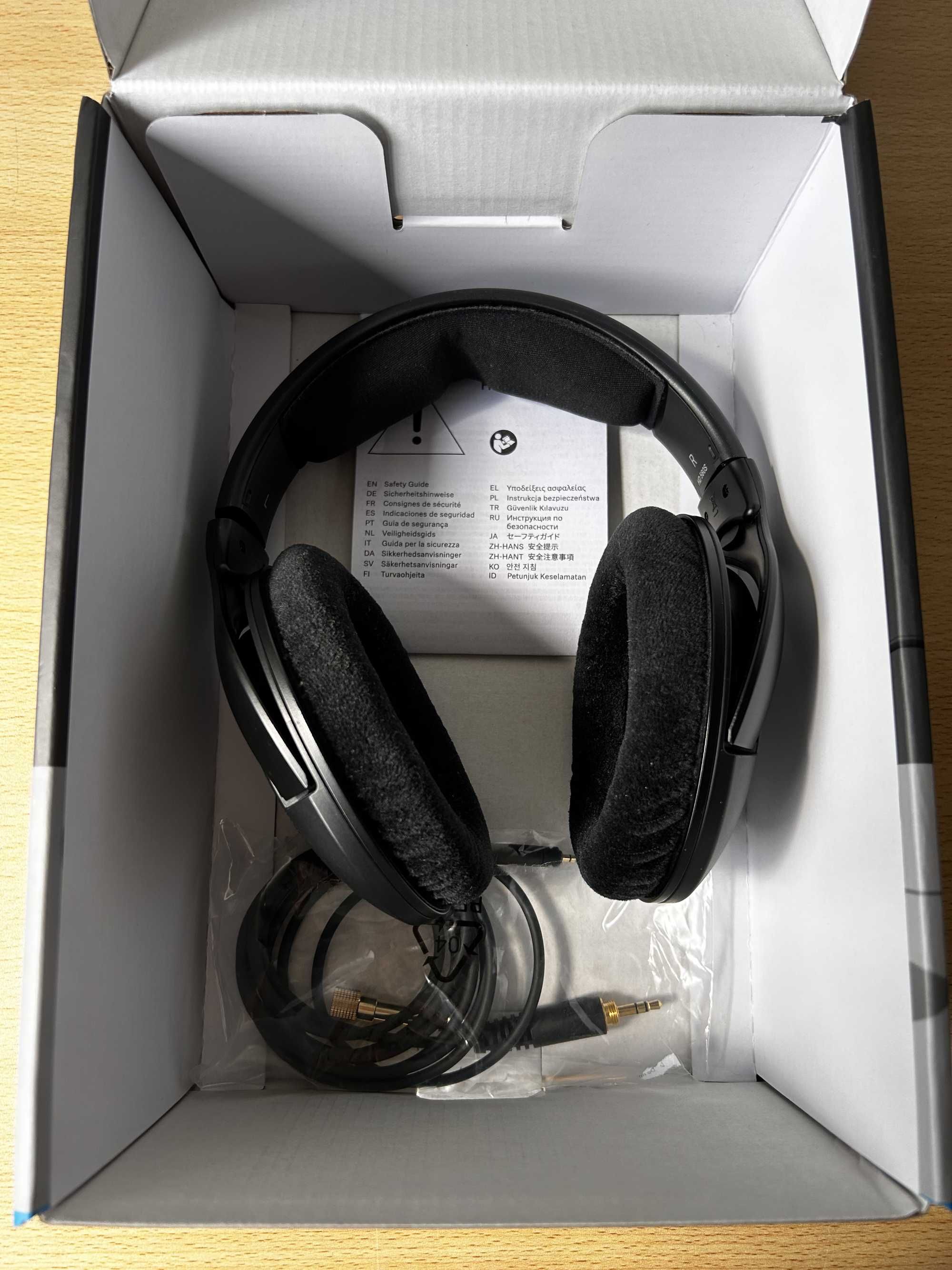 Auscultadores Sennheiser HD560S