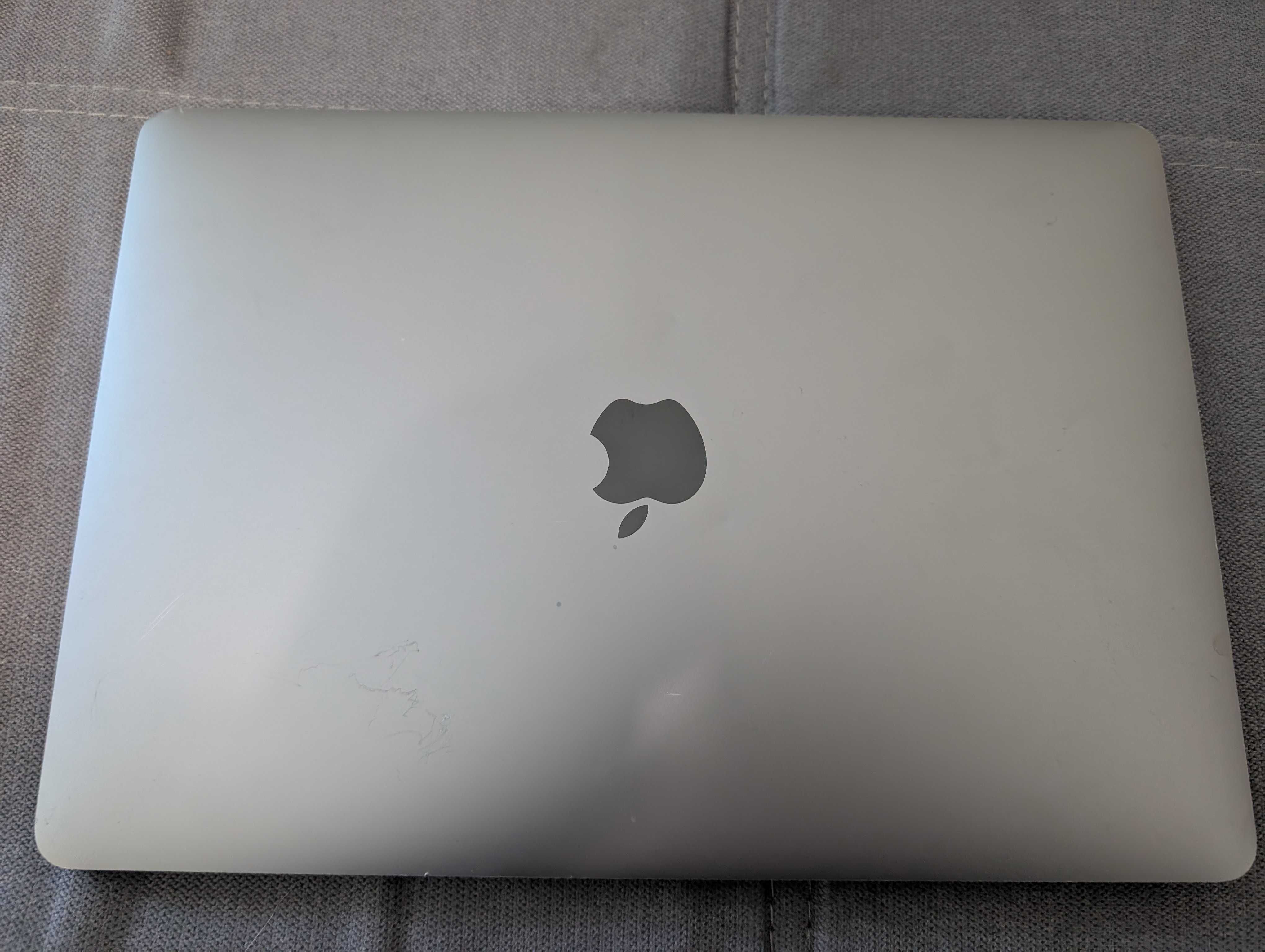 MacBook Air M1 256GB dysku 16GB RAM uszkodzony