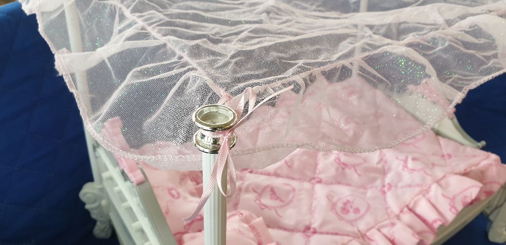 Disney Princess & Me Royal Canopy Bed-Królewskie łóżko z baldachimem 2
