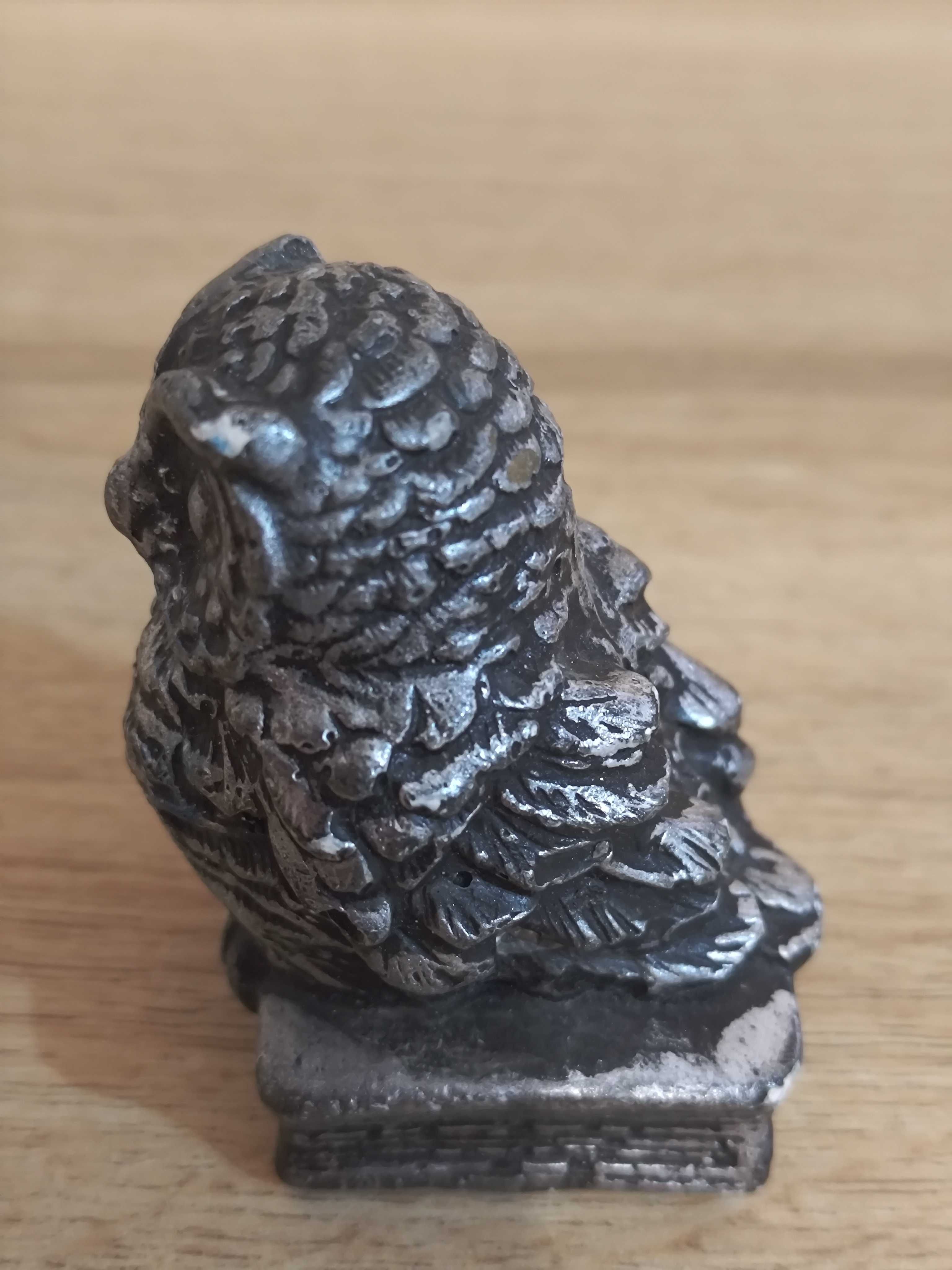 Sowa książki pamiątka figurka