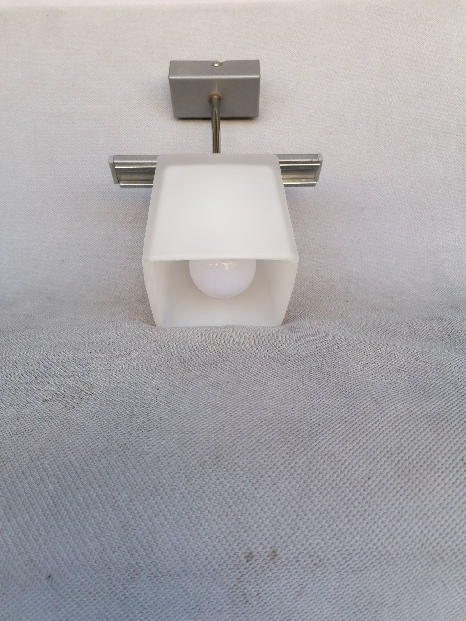 Lampa sufitowa pojedyńcza
