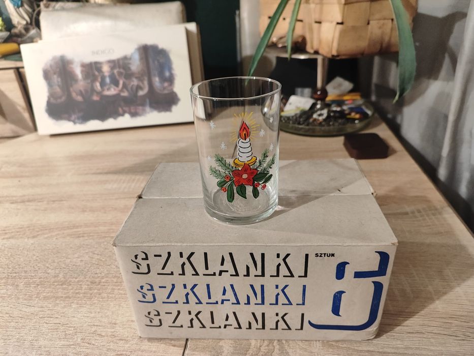 Szklanki PRL  zdobione motywem swiatecznym
