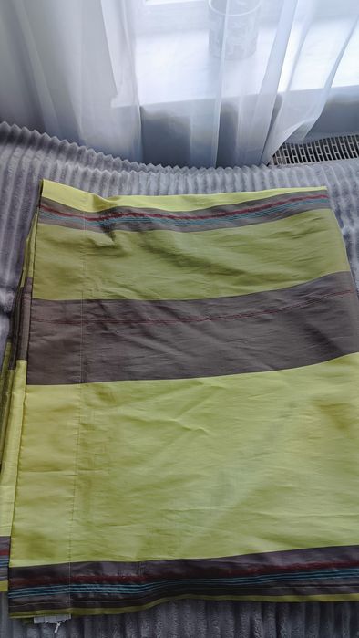 Zielone zasłony w paski