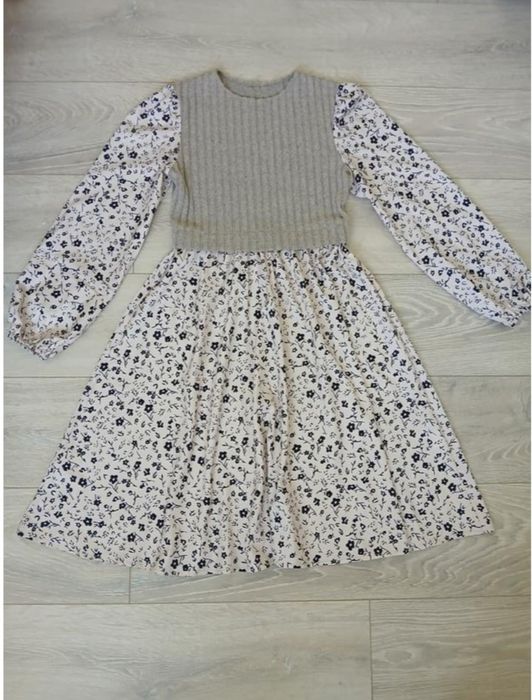 Сукня для дівчинки підлітка