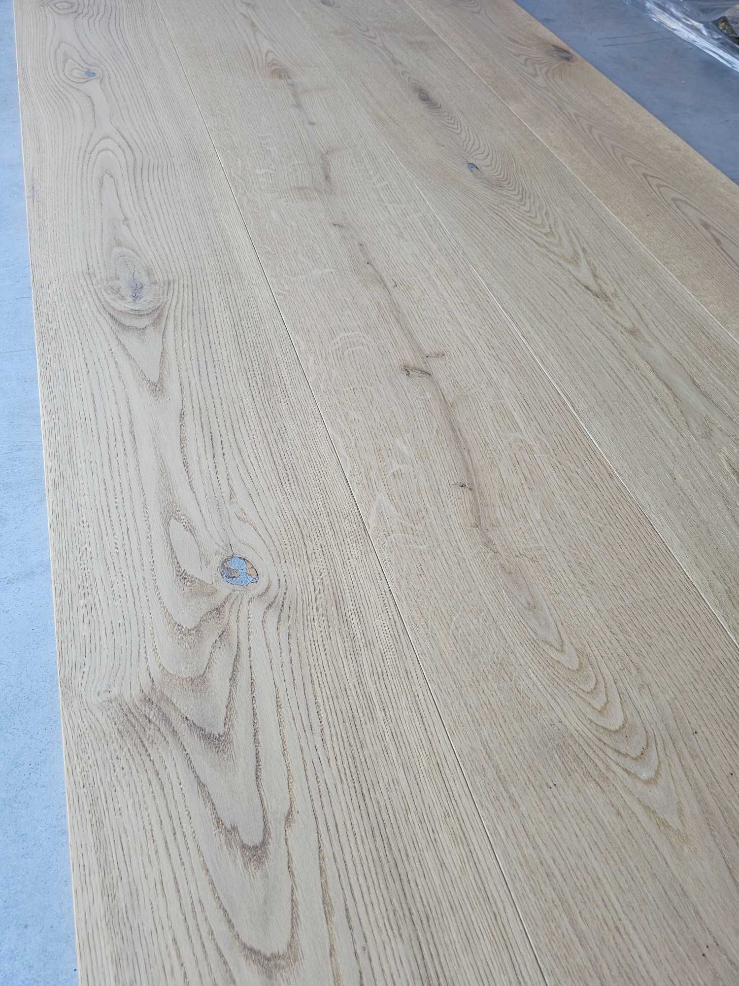 Deska dąb olej efekt surowego drewna faza szczotka 15x250x2200 (39 m2)