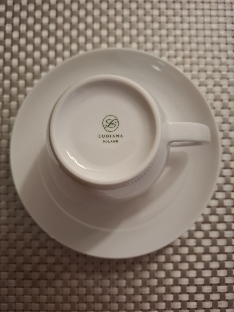 Dwie filiżanki z logo UJ