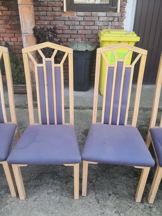 Dębowe krzesła z końca 20 wieku