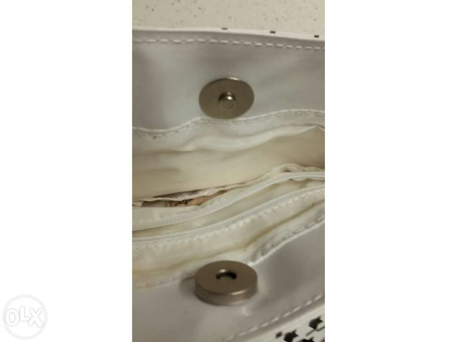 Mala preta e branca Bershka - Por estrear