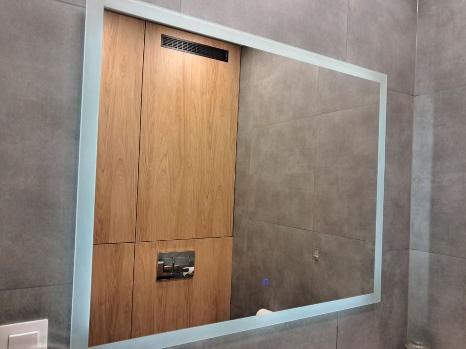 Lustro z podświetleniem LED 80×100