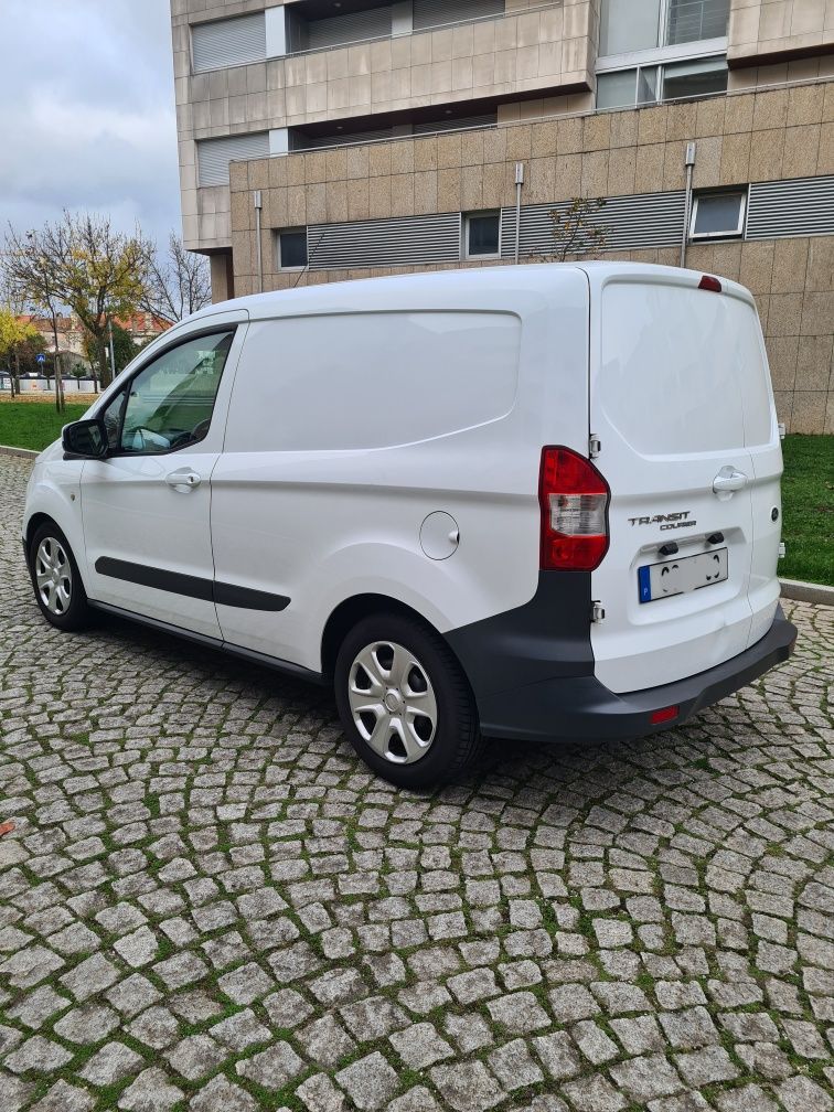 Ford transit courrier