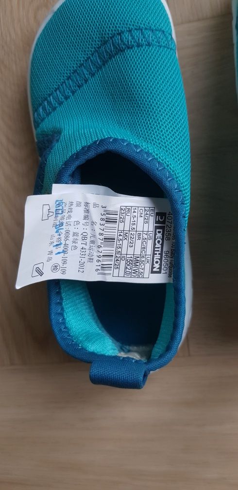 Butki do pływania. Nowe. 24-25. Aquamaryna kolor