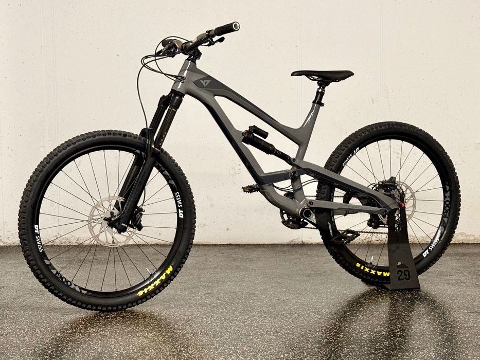 YT Capra 2019  L 27,5 RS Lyrik Super Deluxe DT Swiss Idealny Stan !