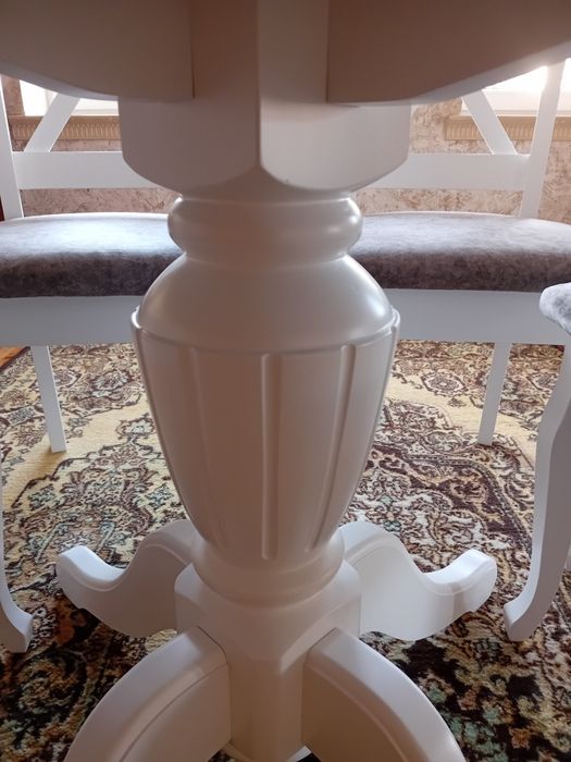 Меблі для кухні стіл з кріслами