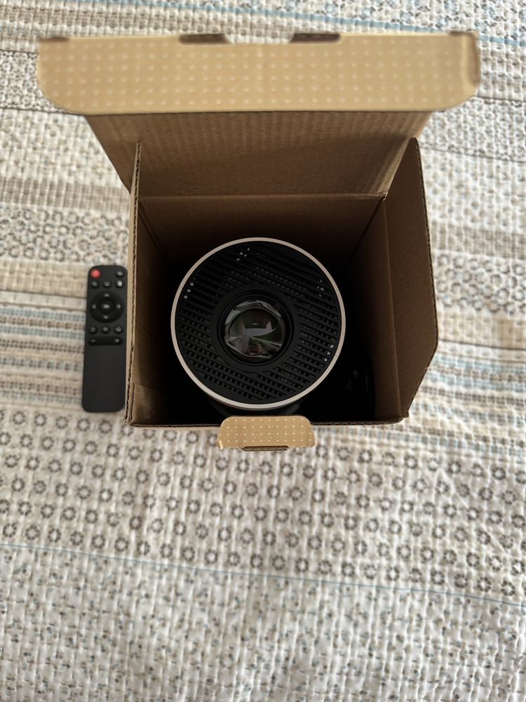 Projetor Portátil Ultra HD 4K HDR – NOVO