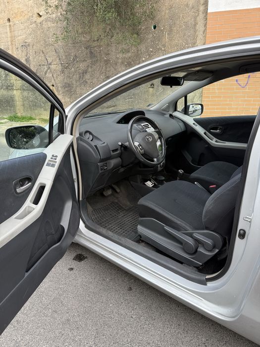 Vendo toyota yaris caixa automatica