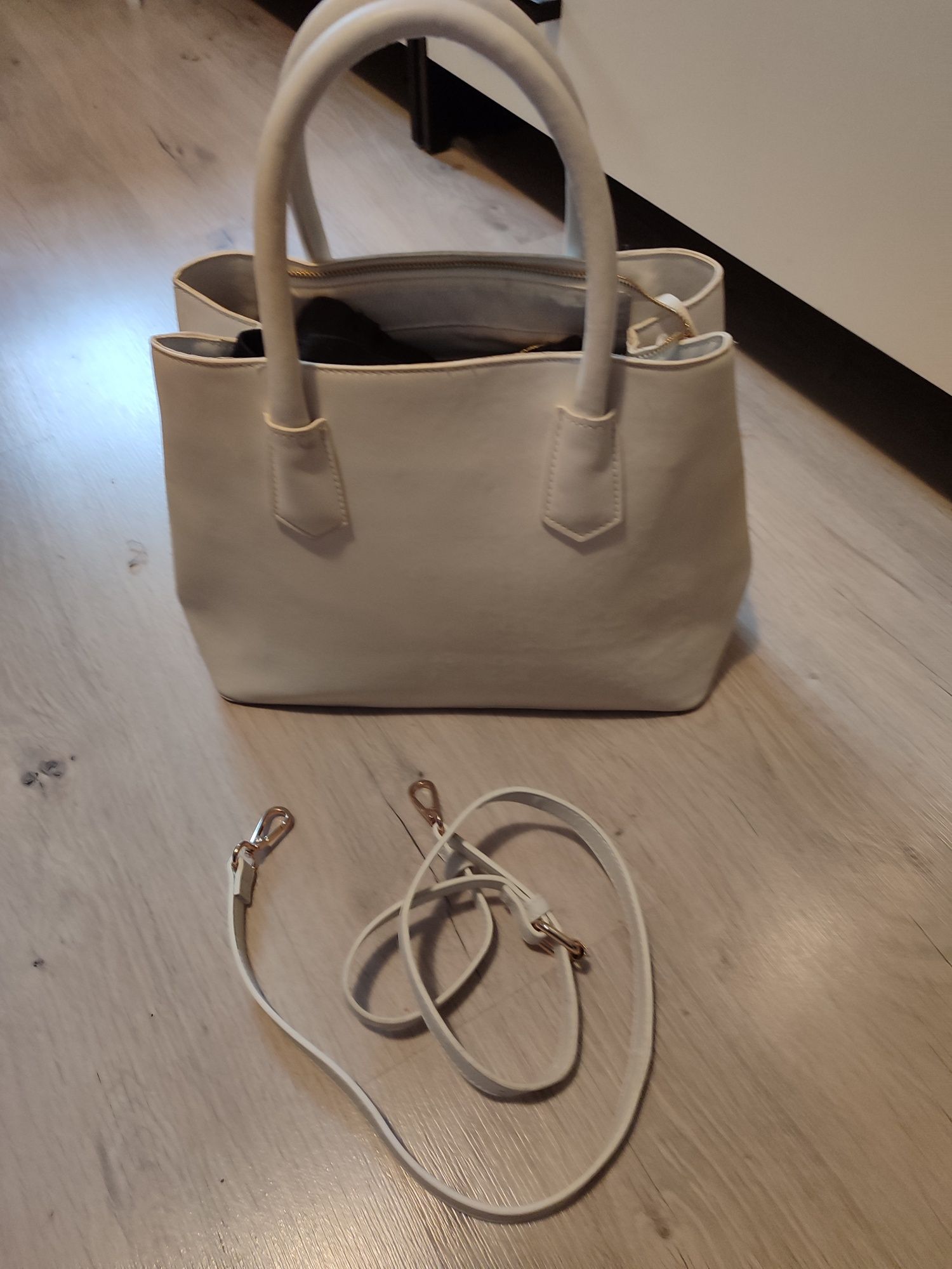 Біла стильна сумка
