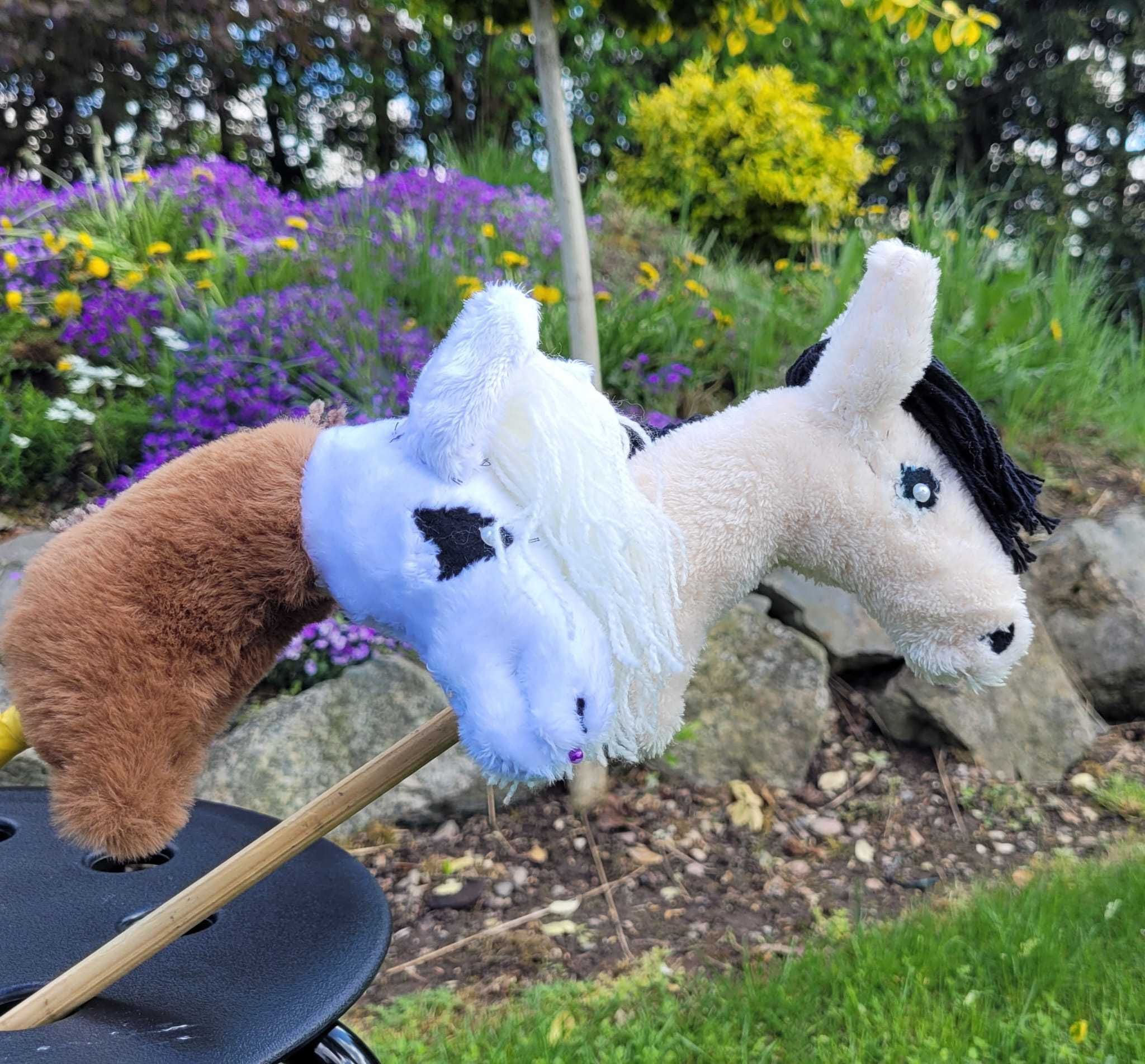 2x Hobby Horse "Elwis i Vanylla" rozmiar a5