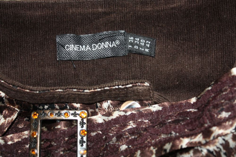 Шикарная микровельветов(цвет сезона) юбка р-38/40 состояние новой