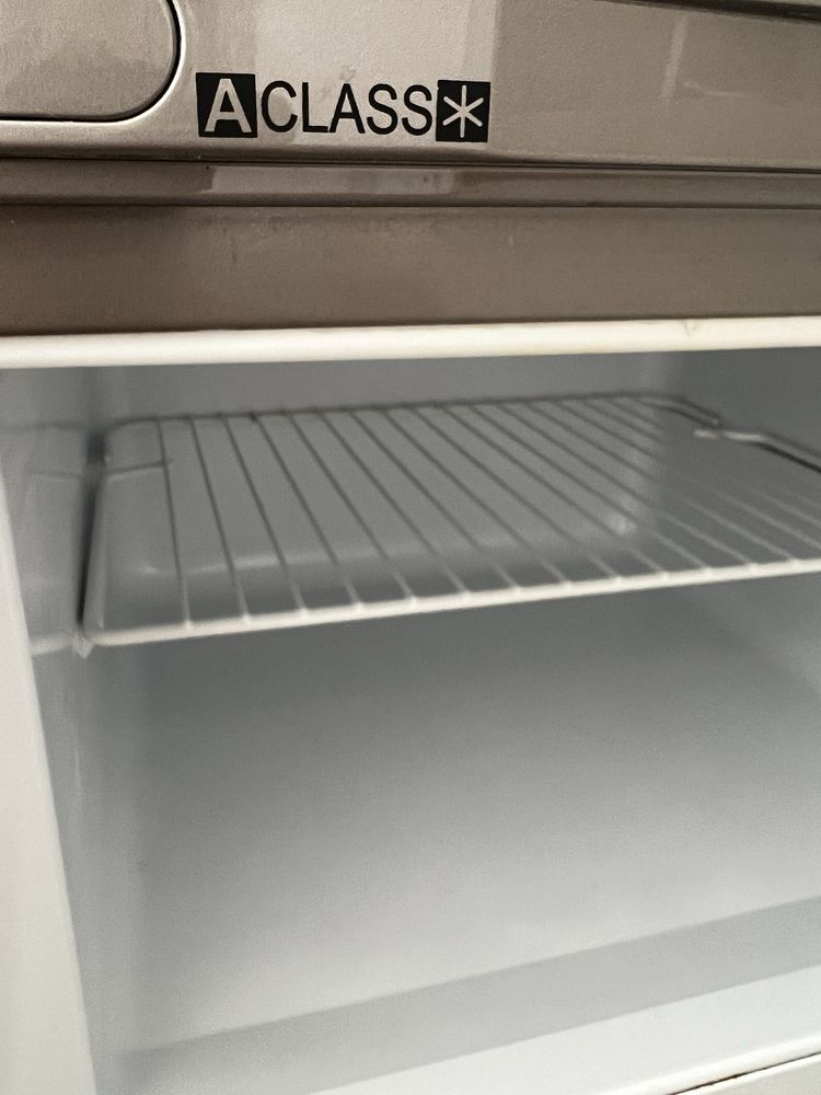 Frigorífico 2 Portas Com Congelador Frost Geladeira