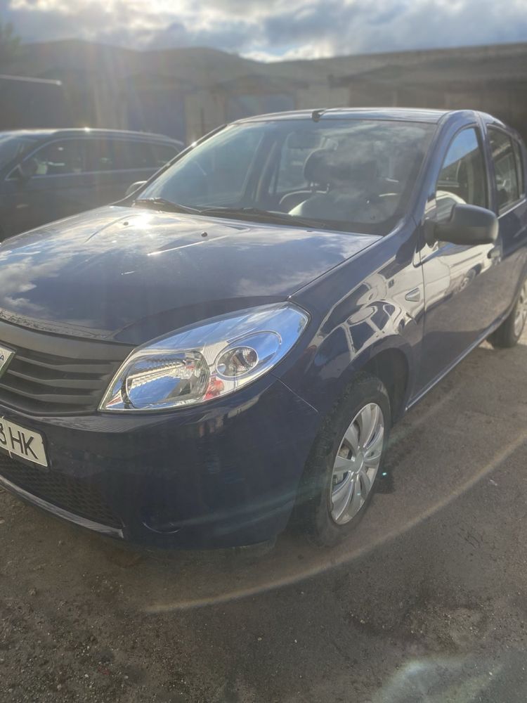 Продам автомобіль Dacia Sandero