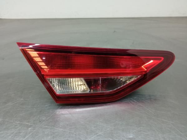 Farolim da mala esquerdo SEAT Leon (5F1)
