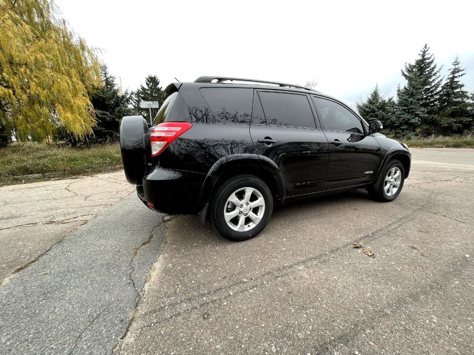Продається Toyota RAV4 2012