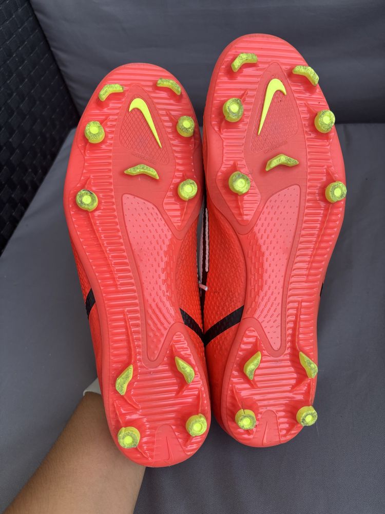 Chuteiras Nike Phantom 43