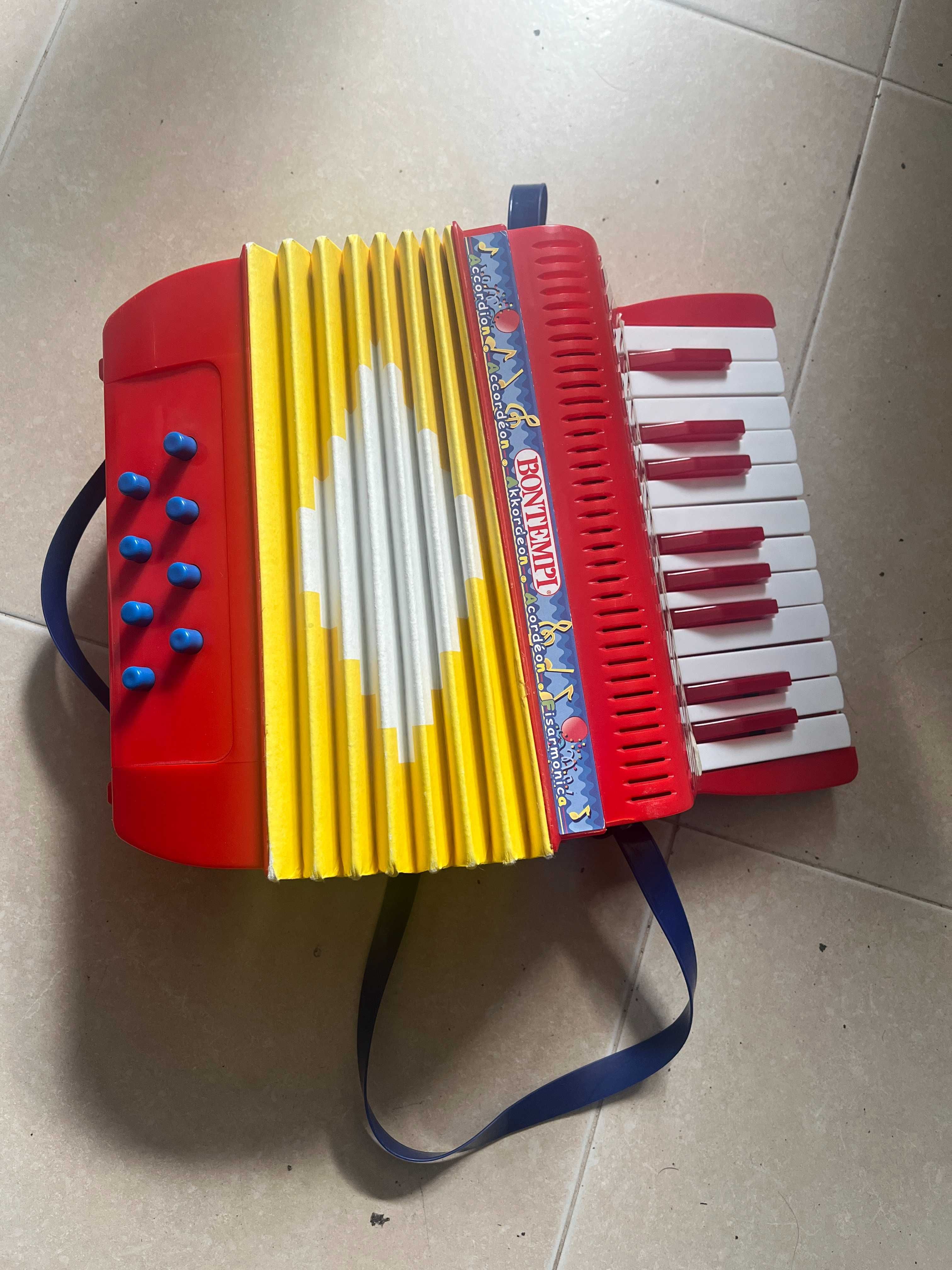 acordeão de plástico Bontempi