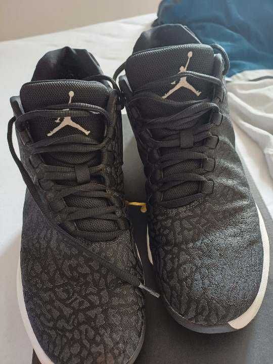 sprzedam buty Nike Jordan