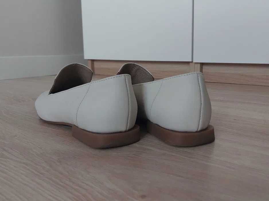 Kremowe loafersy, mokasyny, buty; Ryłko