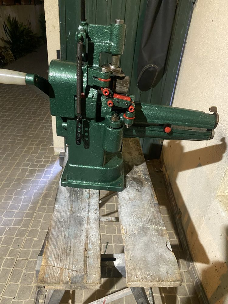 Maquina sapateiro
