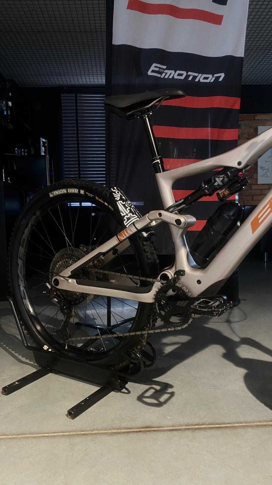 Rower elektryczny górski BH BIKES iLYNX TRAIL CARBON PRO 8.9 EC883  M