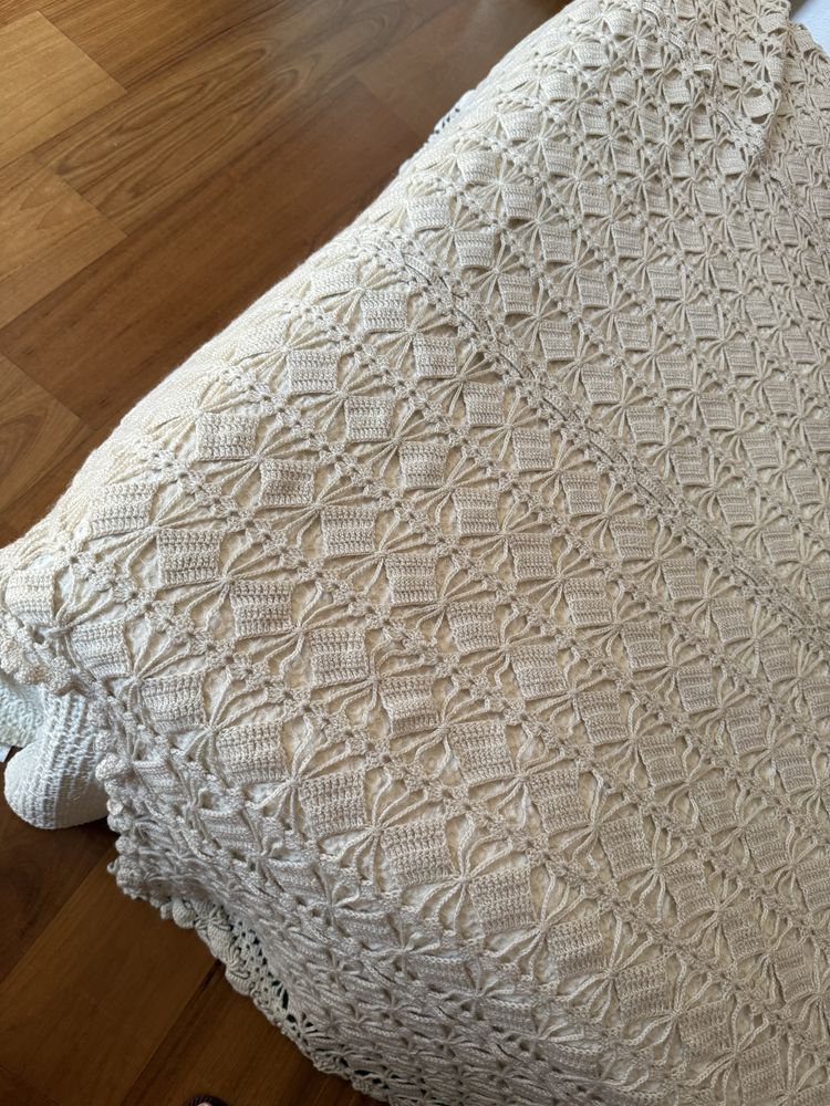Colcha de lã feita à mão