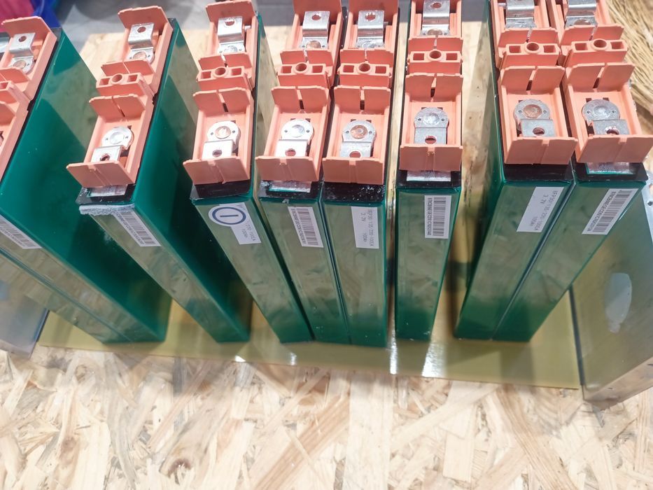 Ячейки 100Ah lifepo4 .  IFP30